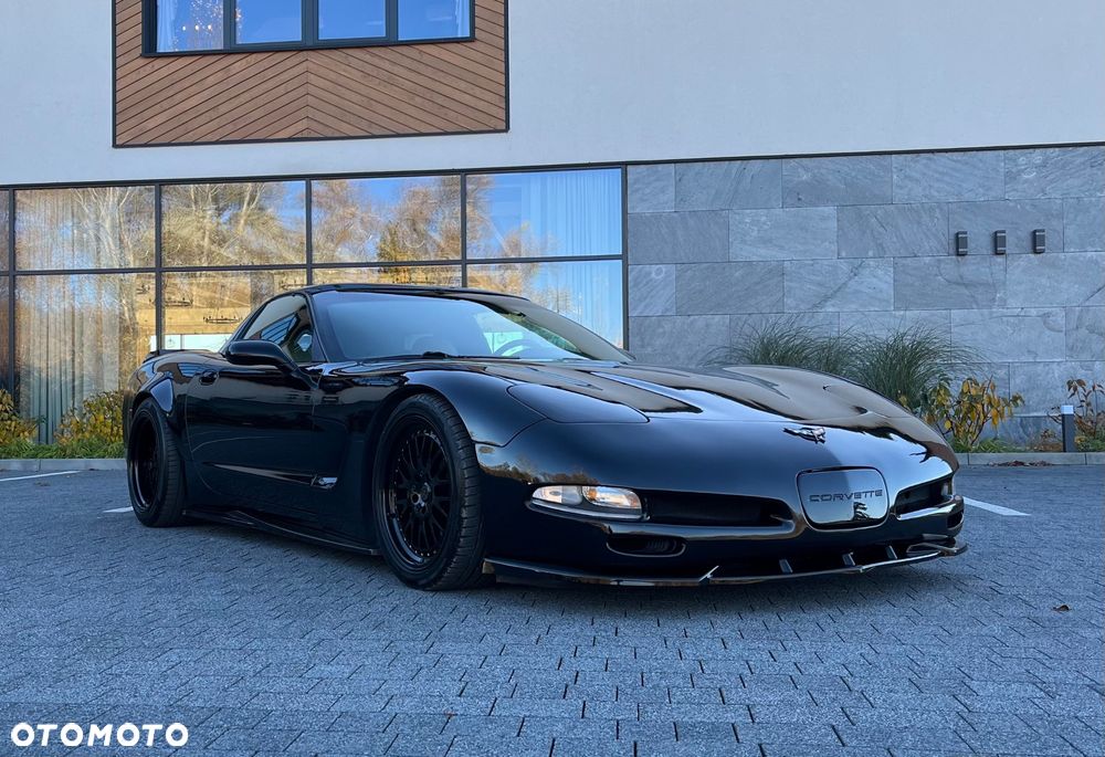 Chevrolet Corvette - 1
