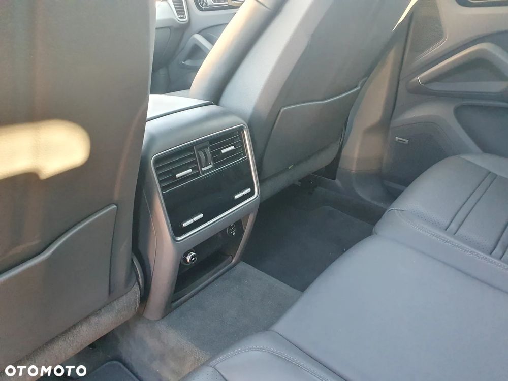 Porsche Cayenne - 13