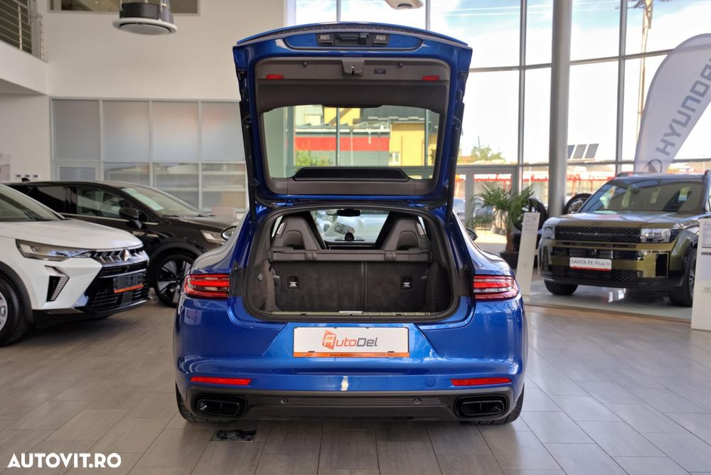 Porsche Panamera 4 - 12