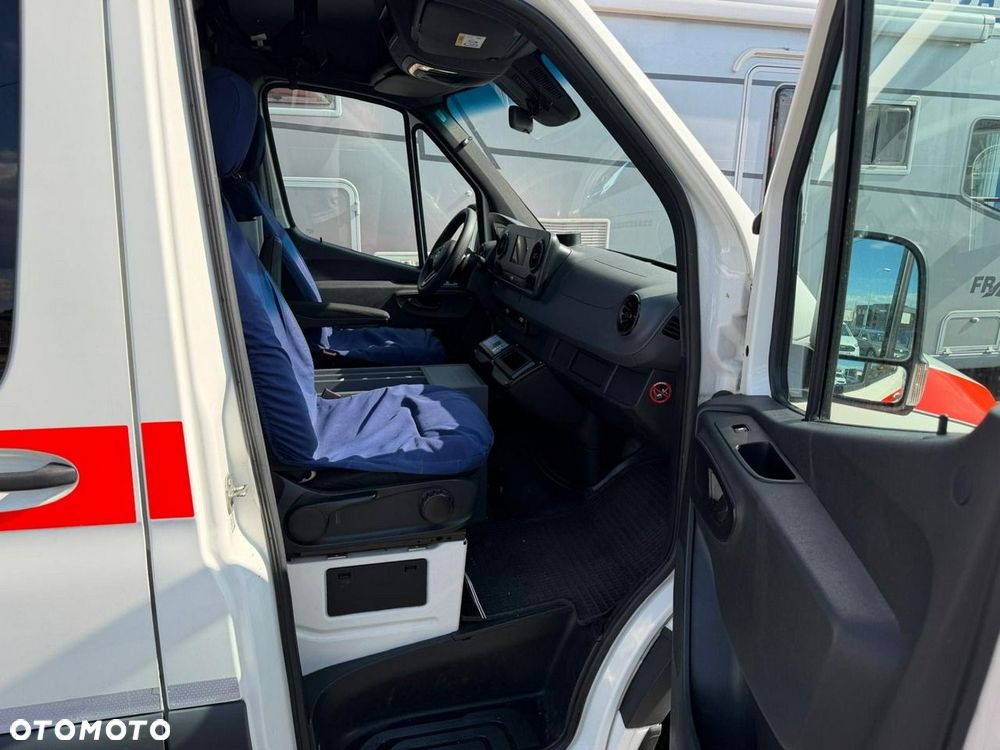 Mercedes-Benz Sprinter - 23