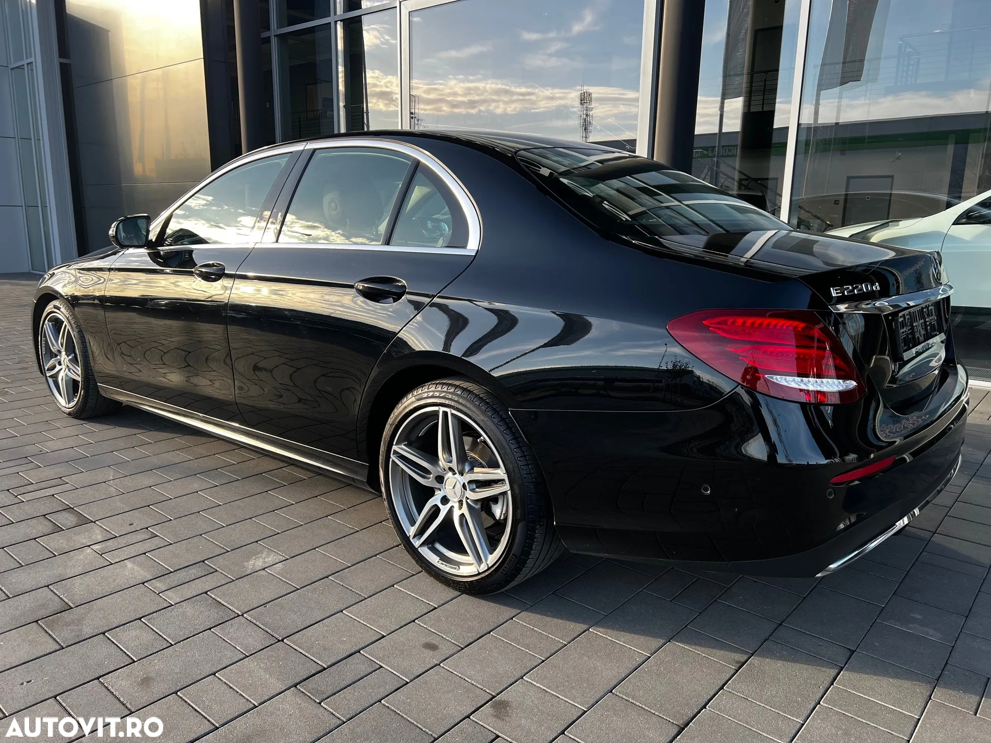Mercedes-Benz E 220 d 4MATIC Aut. - 3