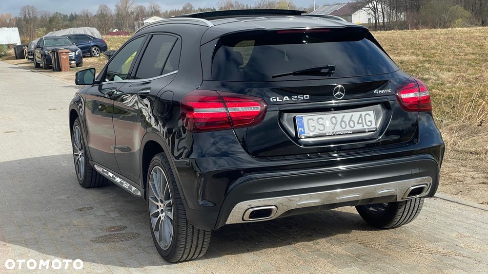 Mercedes-Benz GLA 250 4Matic 7G-DCT AMG Line - 4