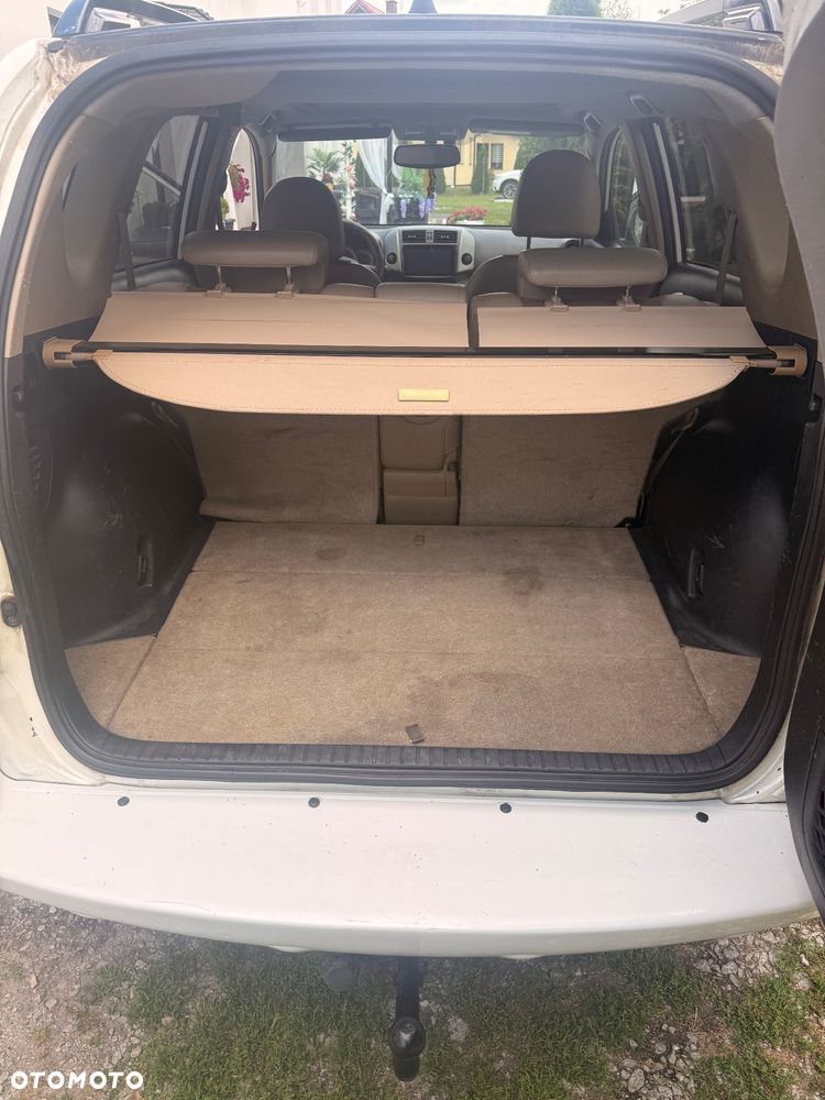 Toyota RAV4 2.2 D-4D X - 13