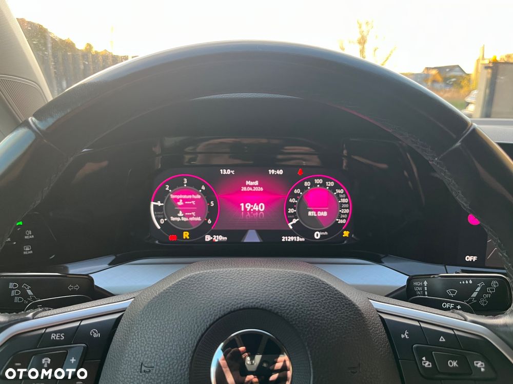 Volkswagen Golf - 11