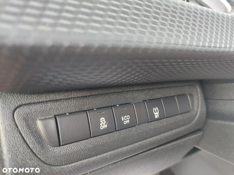Peugeot 2008 1.6 e-HDi Active S&S - 27