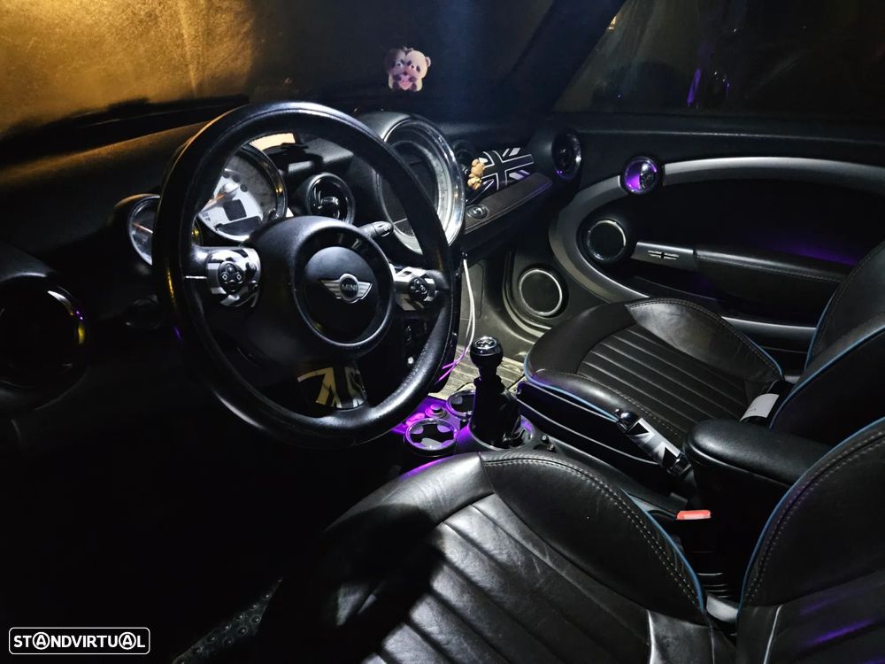 MINI Cabrio Cooper D Highgate - 12