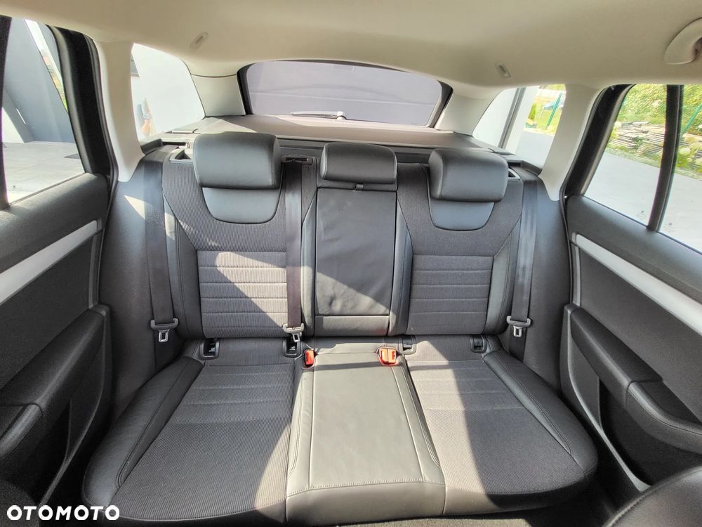 Skoda Octavia Combi 2.0 TDI (Green tec) DSG Style - 9