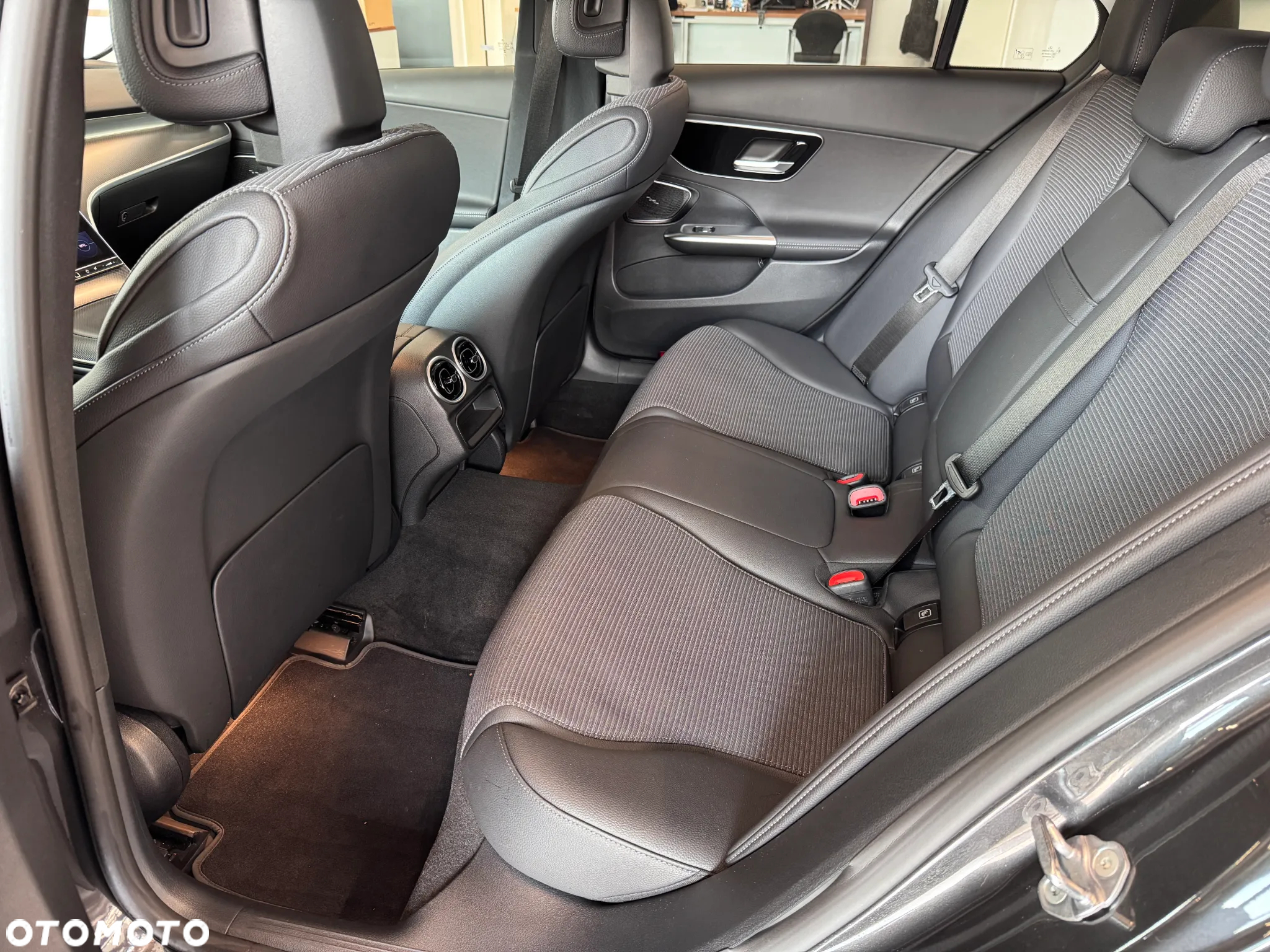 Mercedes-Benz Klasa C 200 d 9G-TRONIC - 6