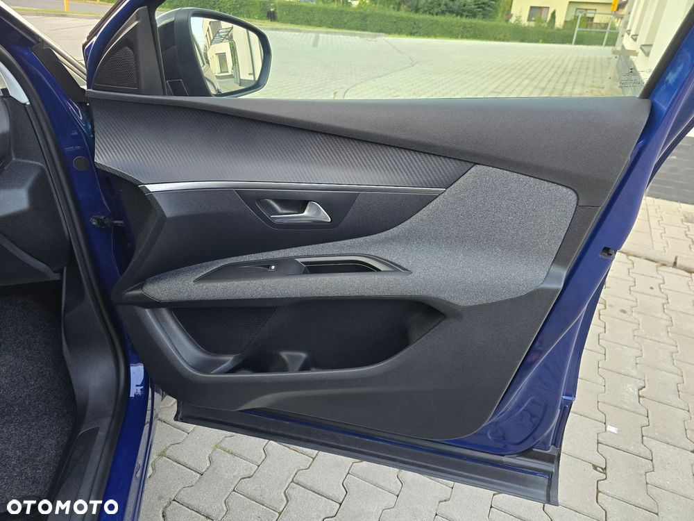 Peugeot 3008 1.6 BlueHDi Allure S&S - 28