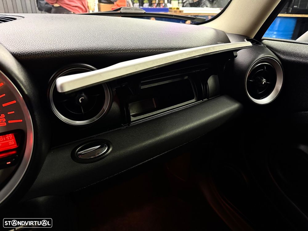 MINI 3 Portas Cooper D - 16