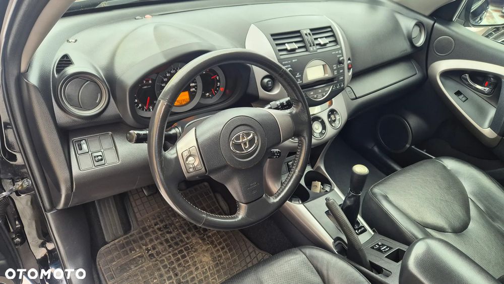 Toyota RAV4 2.0 VVT-i Premium - 20