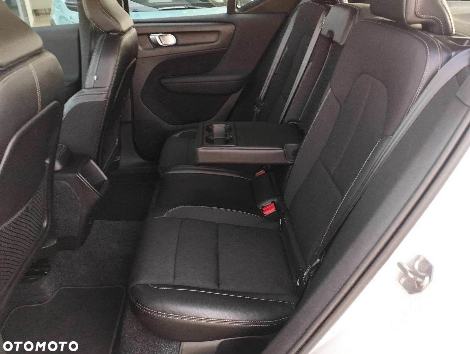 Volvo XC 40 T3 Momentum Pro - 13