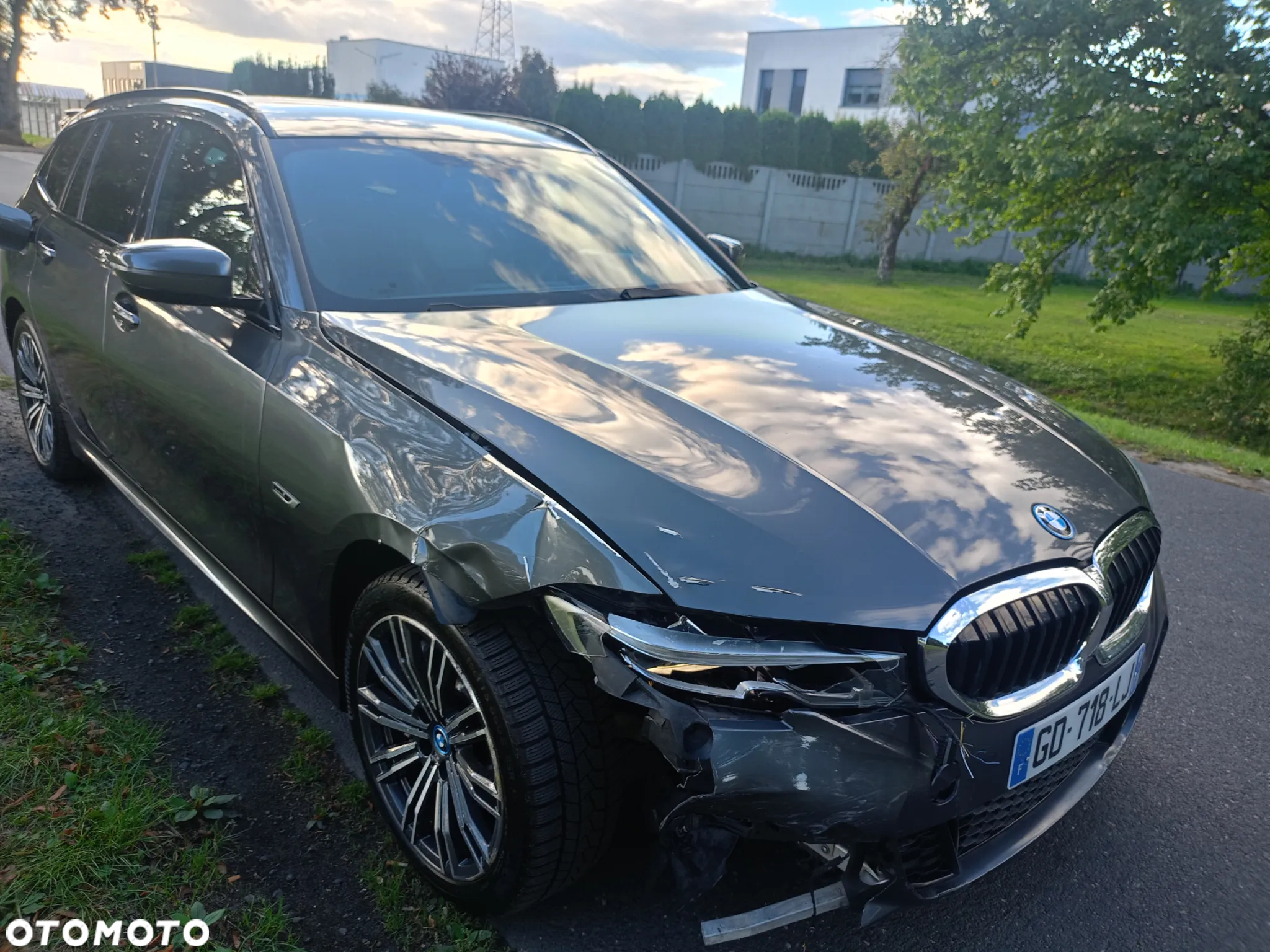 BMW Seria 3 330e Touring xDrive M Sport - 2