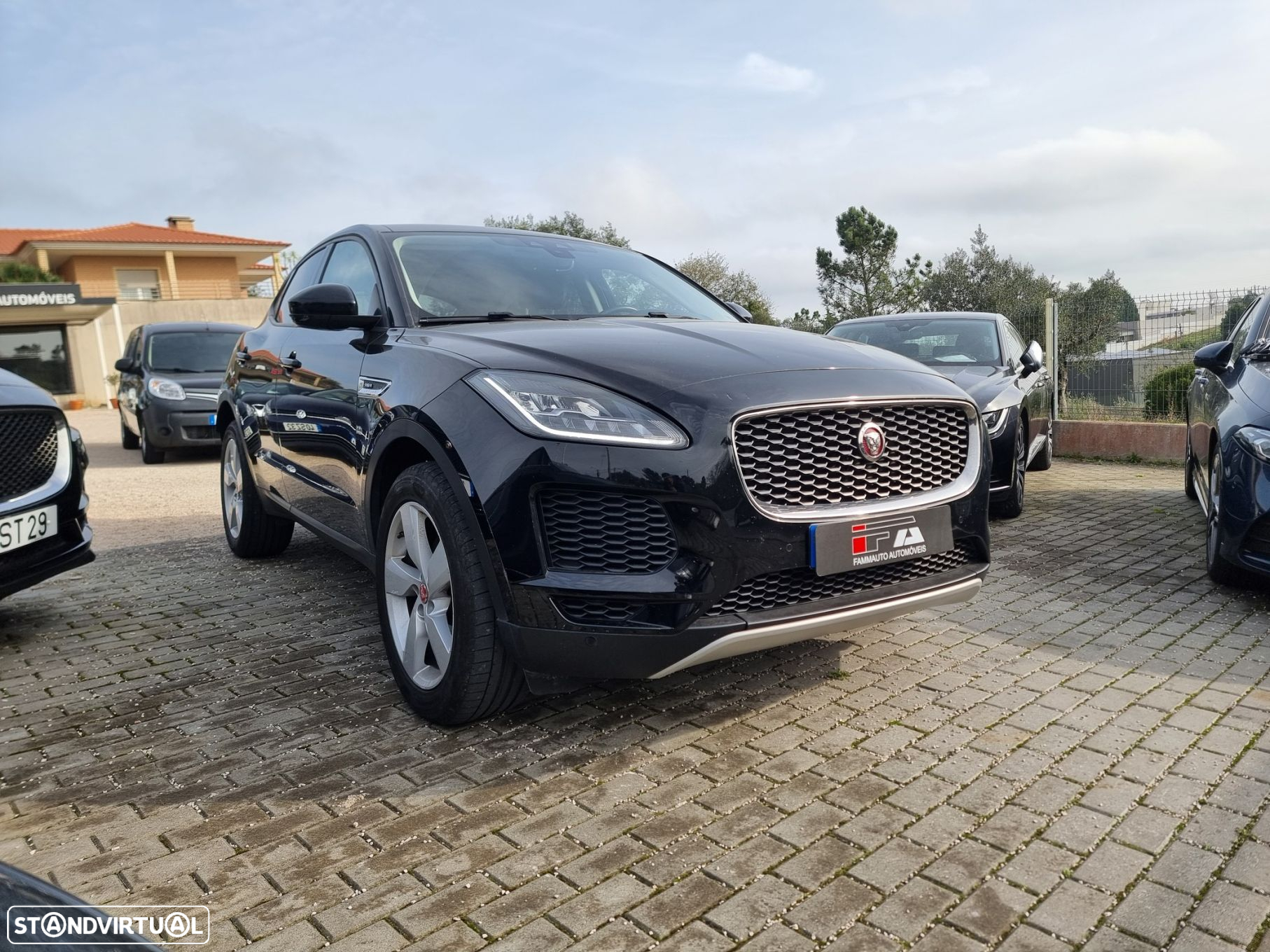 Jaguar E-Pace 2.0 i4D S - 2