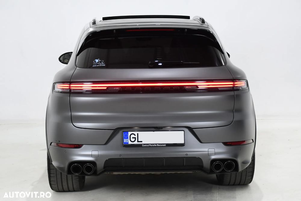 Porsche Cayenne S - 4