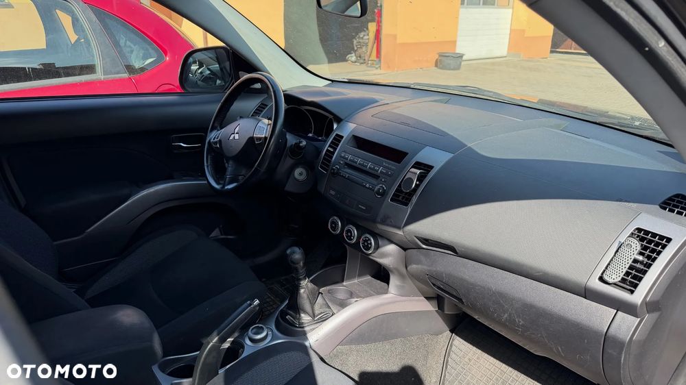 Mitsubishi Outlander - 7