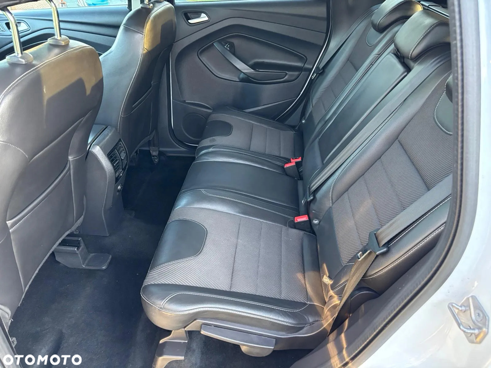 Ford Kuga 1.5 EcoBoost 2x4 SYNC - 28