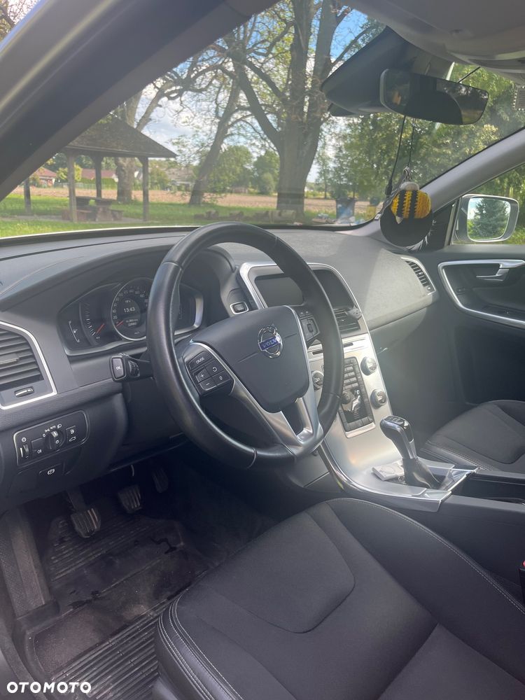 Volvo XC 60 D3 Momentum - 11