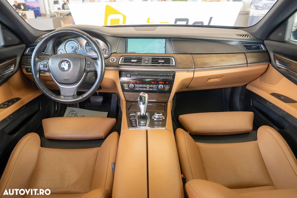 BMW Seria 7 750Li xDrive Aut. - 15