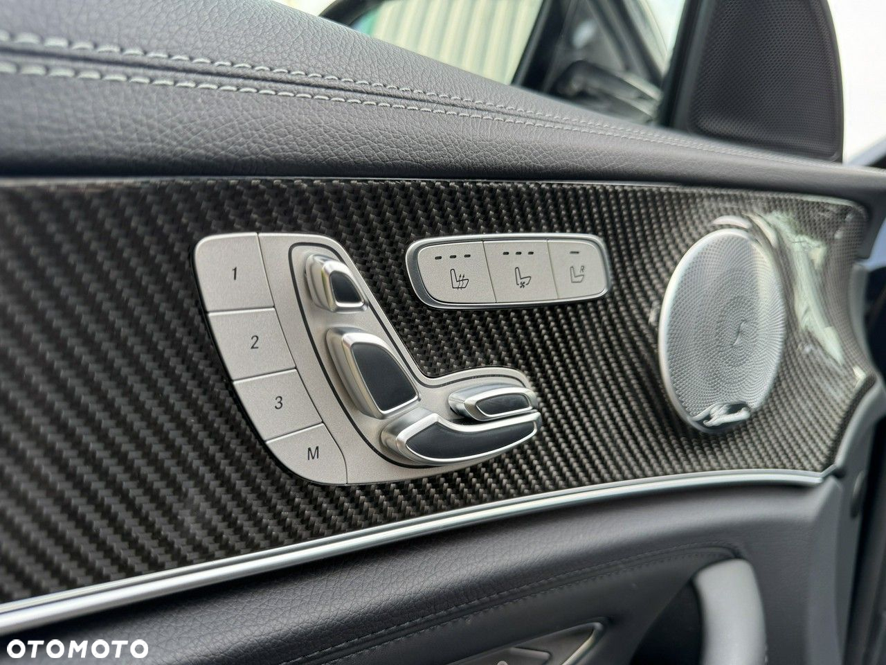 Mercedes-Benz Klasa E AMG 63 4Matic AMG Speedshift 9G-MCT - 30