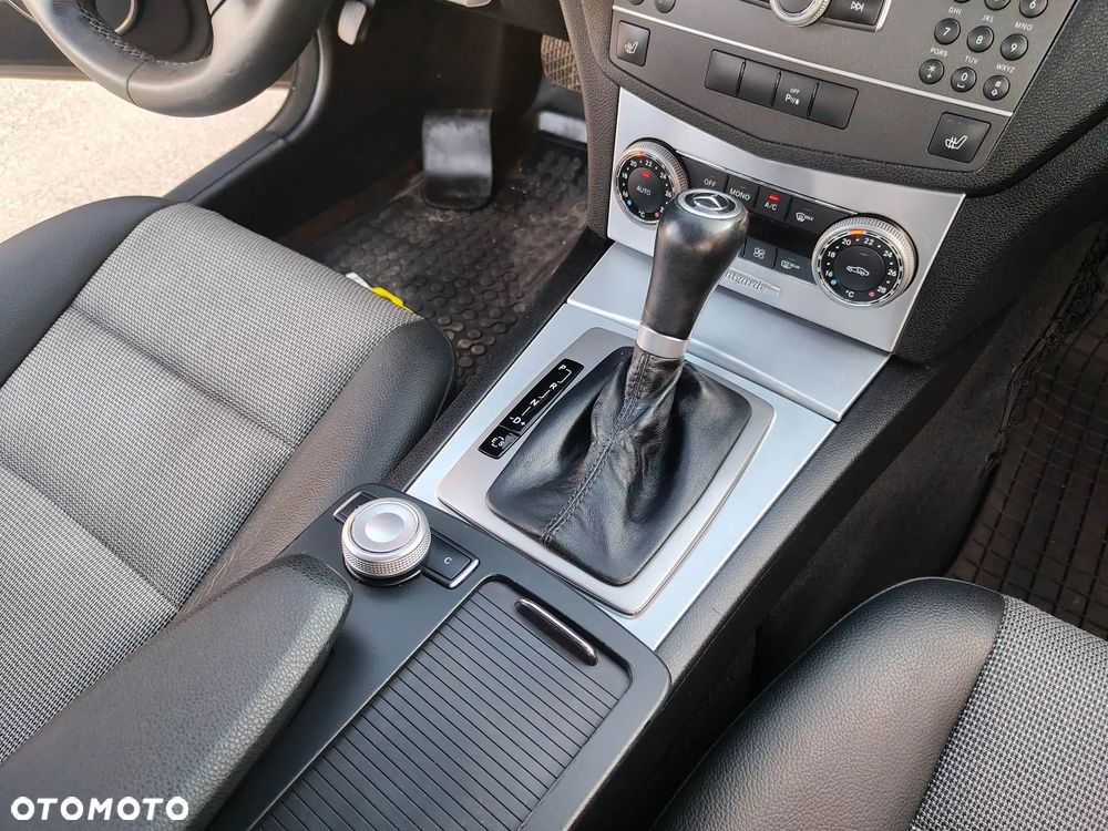 Mercedes-Benz Klasa C 220 CDI DPF Automatik BlueEFFICIENCY Avantgarde - 30