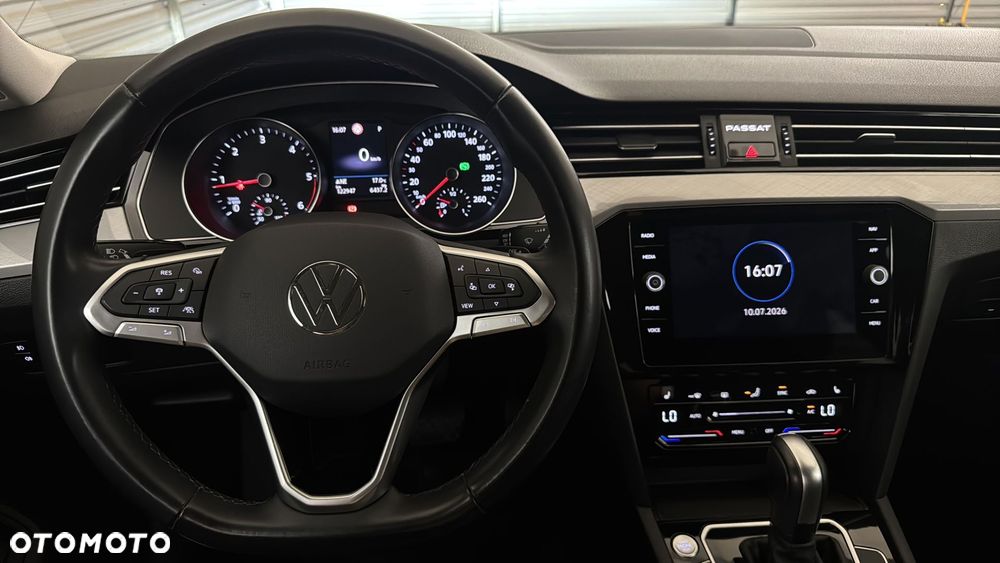 Volkswagen Passat - 15