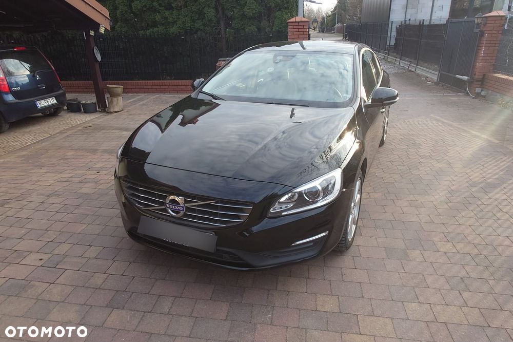 Volvo S60 T3 Drive-E Dynamic Edition (Momentum) - 1