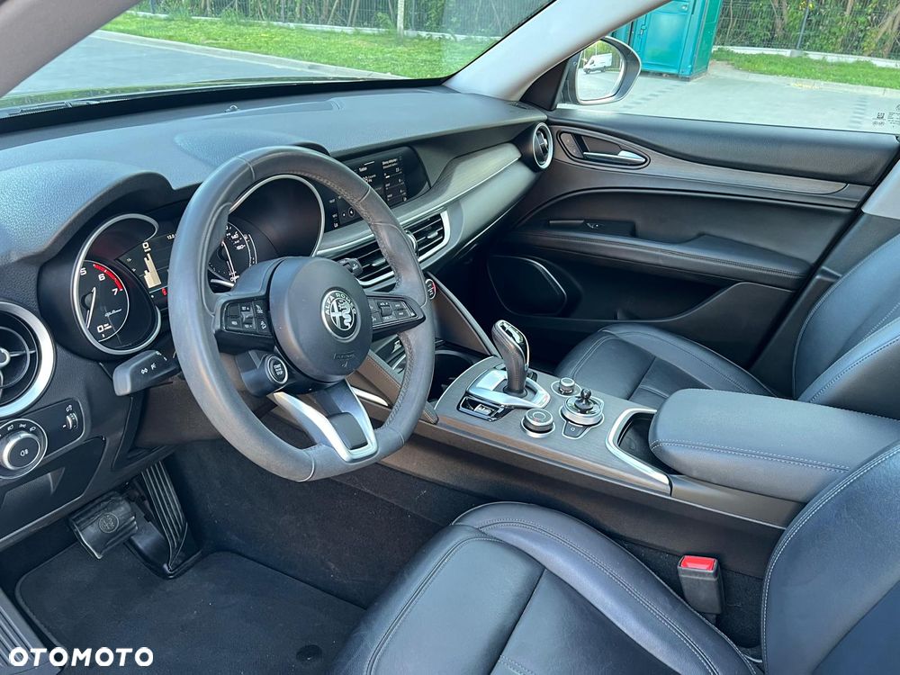 Alfa Romeo Stelvio 2.0 Turbo Veloce Q4 - 13
