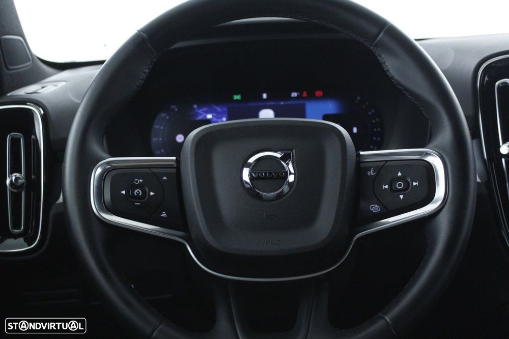 Volvo XC 40 2.0 B3 Plus Dark - 20