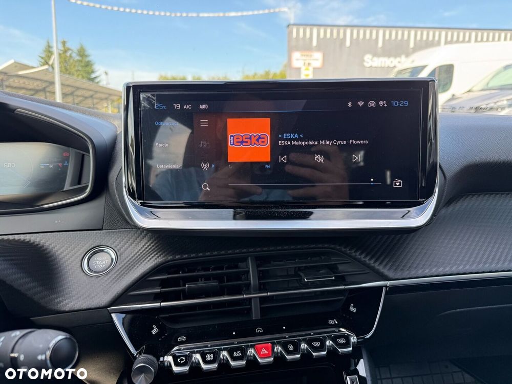 Peugeot 2008 1.2 PureTech Allure S&S EAT8 - 16