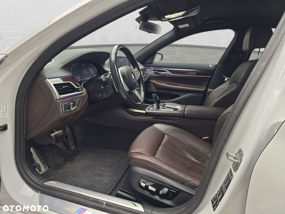 BMW Seria 7 - 11