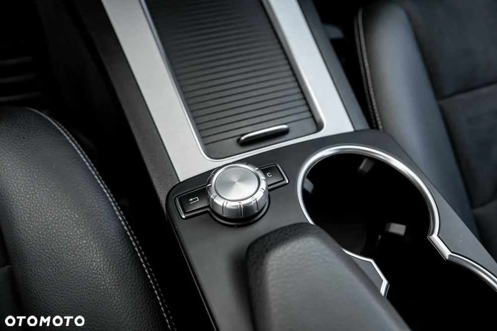 Mercedes-Benz GLK 220 CDI DPF 4Matic BlueEFFICIENCY 7G-TRONIC SPORT EDITION - 37