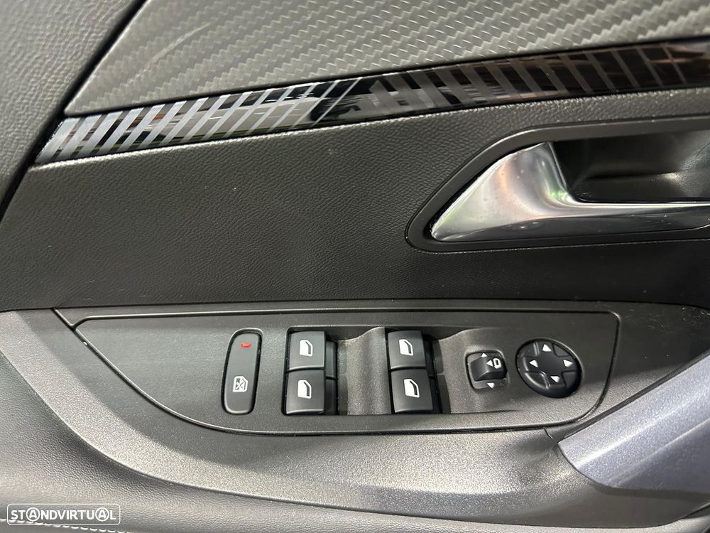 Peugeot e-2008 50 kWh Active Pack - 44