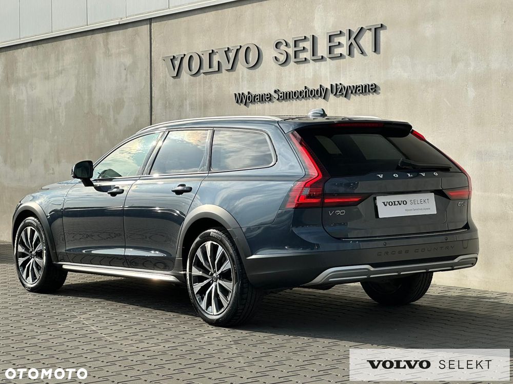 Volvo V90 Cross Country - 9