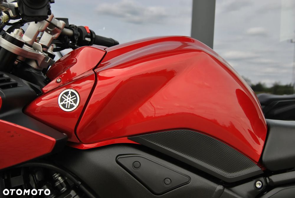 Yamaha FZ - 12