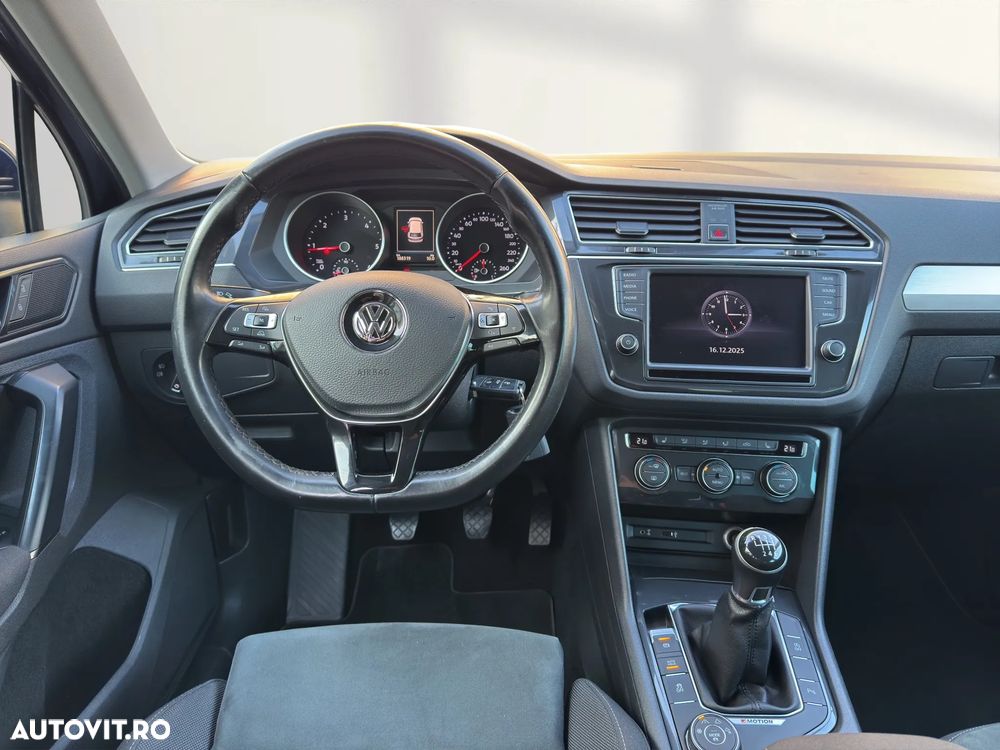Volkswagen Tiguan 2.0 TDI 4Mot Comfortline - 14