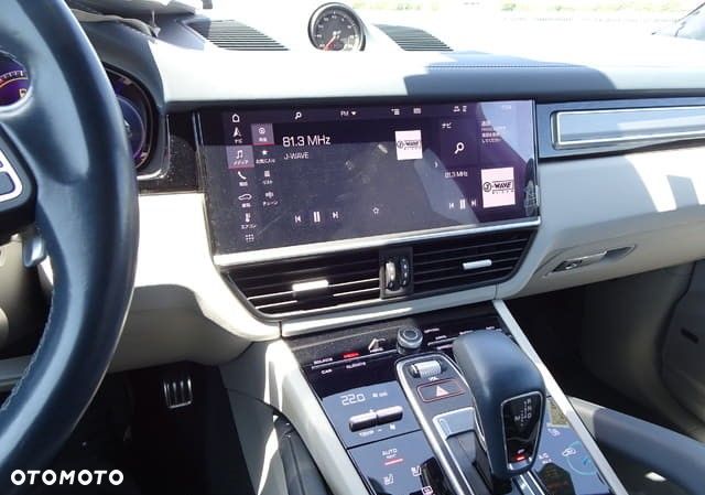 Porsche Cayenne - 16