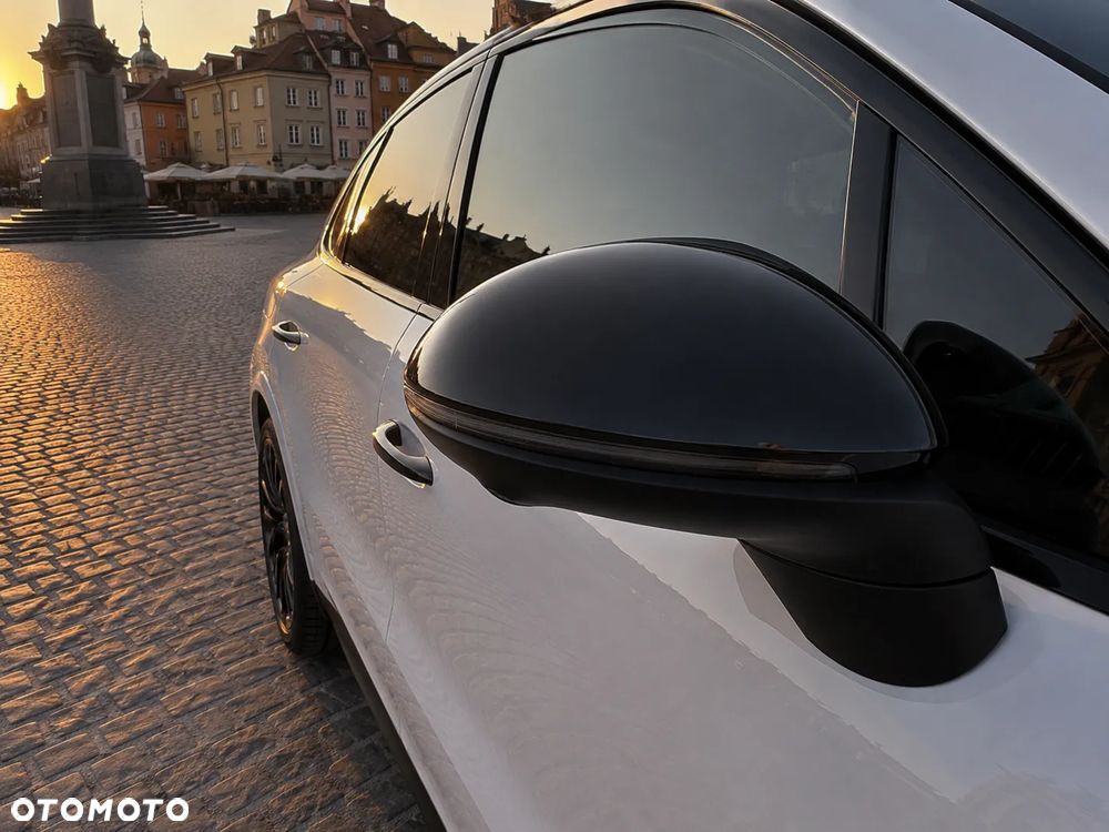 Porsche Cayenne E-Hybrid - 8