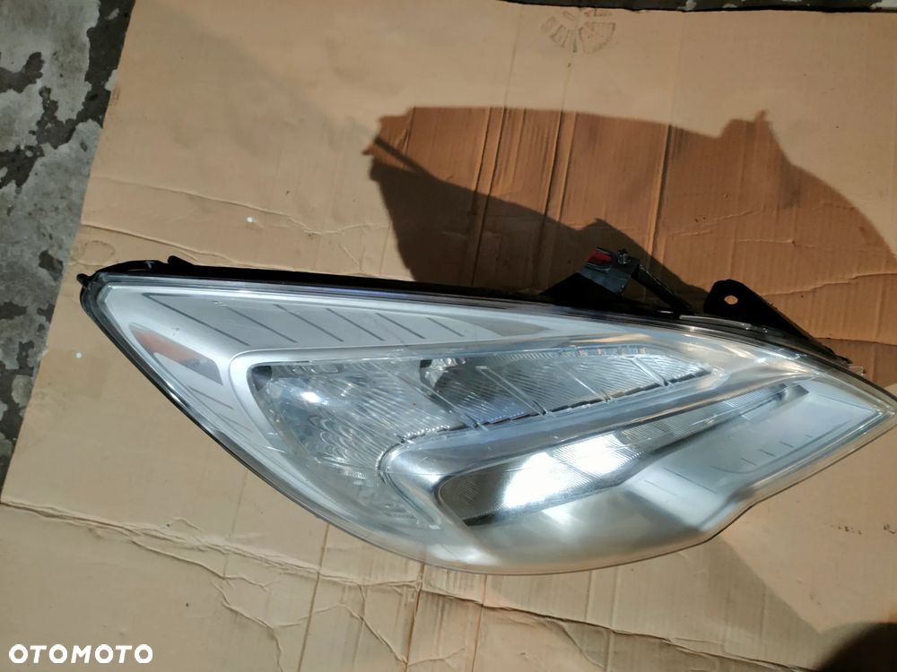 Lampa Meriva B prawa europa - 2