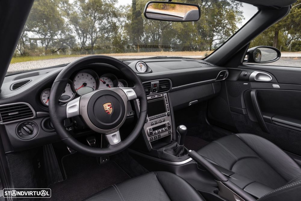 Porsche 911 Série F - 12