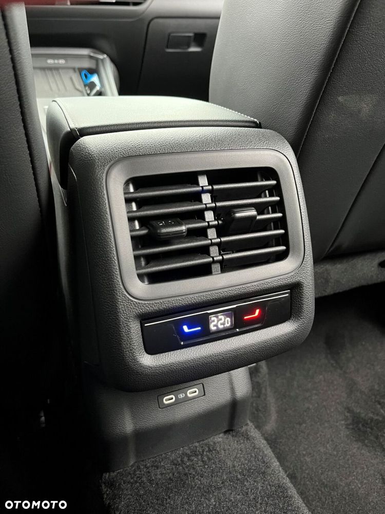 Volkswagen T-Roc 1.5 eTSI R-Line DSG - 10