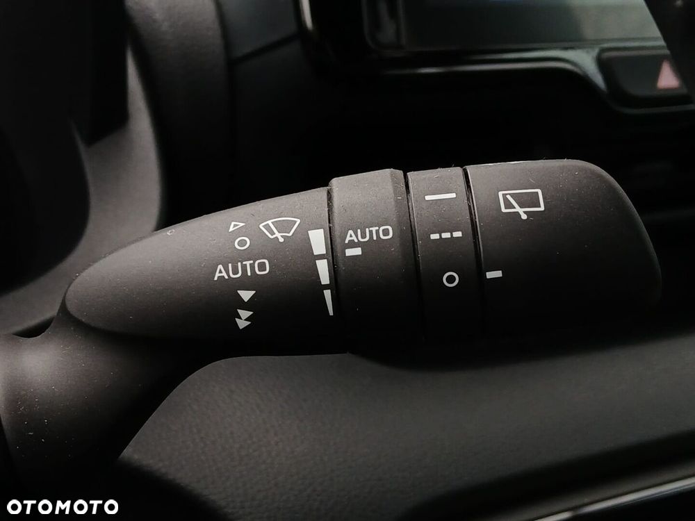 Toyota Yaris Hybrid 1.5 Style - 29