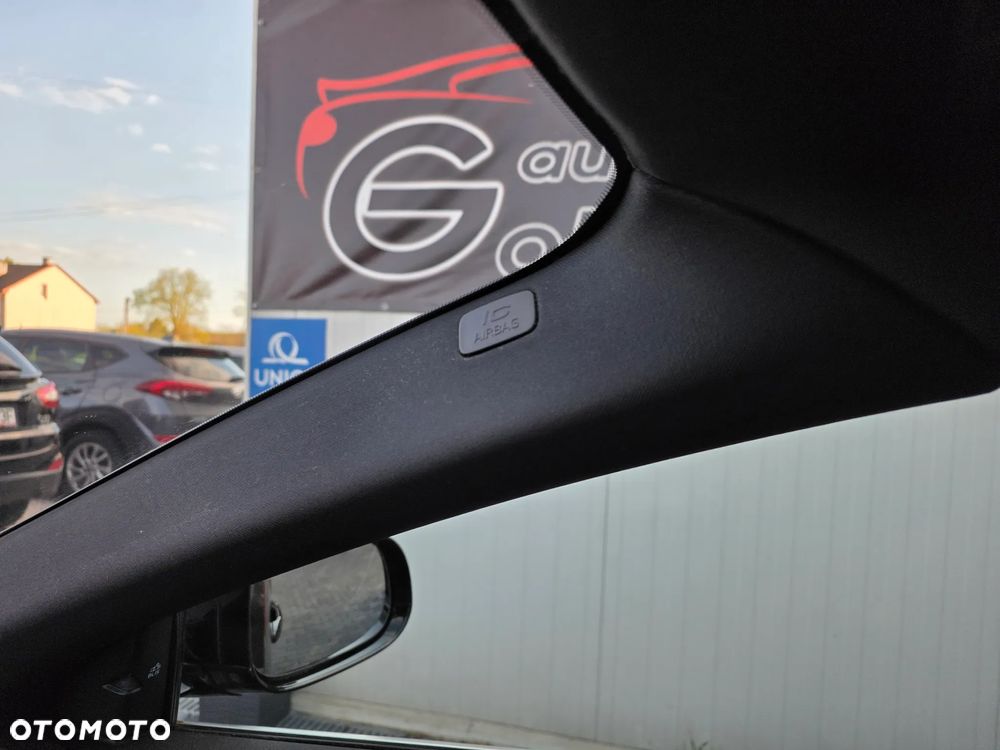 Volvo V40 D4 Drive-E R-Design Kinetic - 28