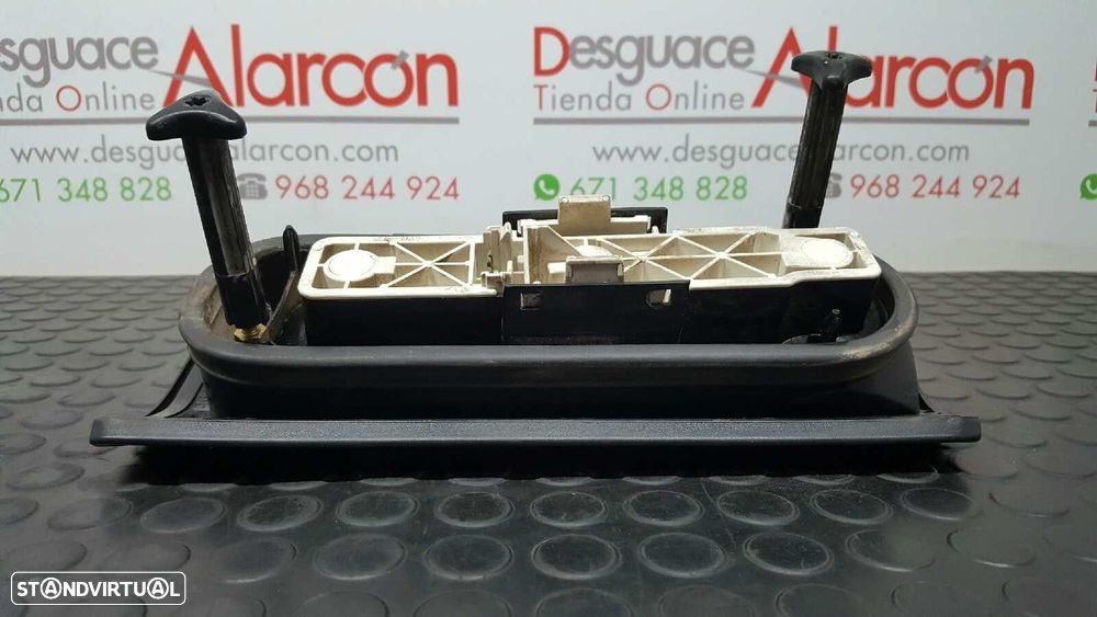 FAROLIM TRASEIRO ESQUERDO RENAULT RAPID/EXPRESS (F40) 1.9 D FAMILIAR (F40P) - 5