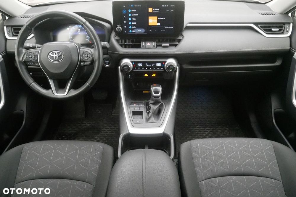 Toyota RAV4 - 8