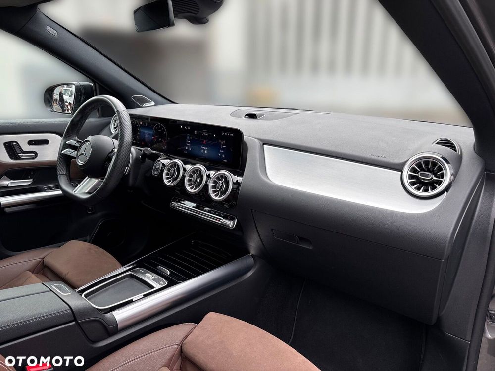Mercedes-Benz GLA - 18