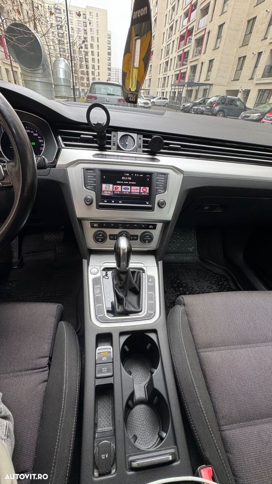 Volkswagen Passat - 4