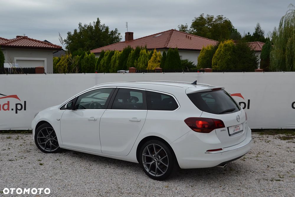 Opel Astra 2.0 CDTI DPF SportsTourer Edition - 8