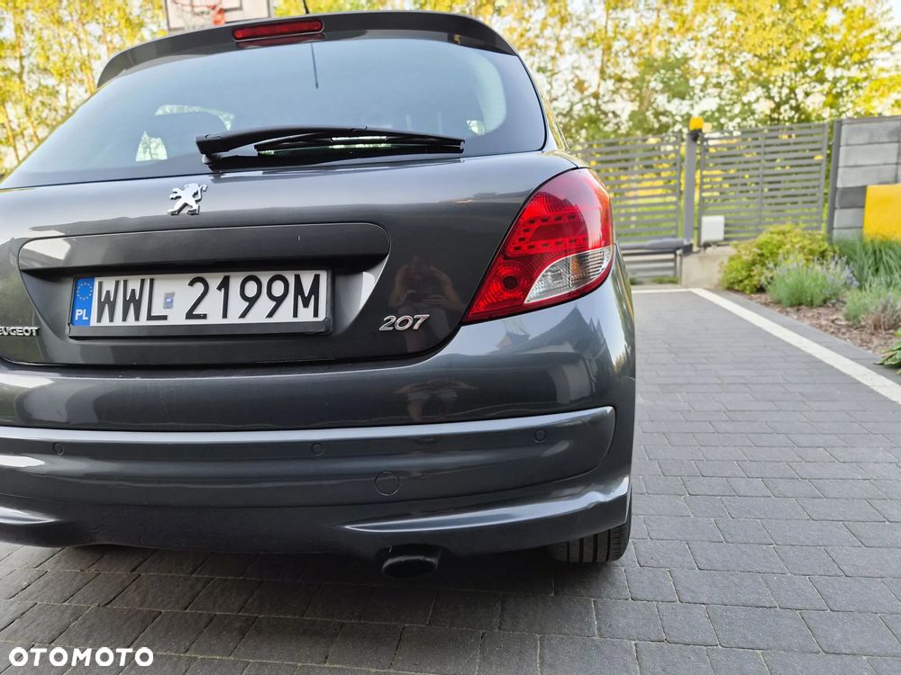 Peugeot 207 - 30