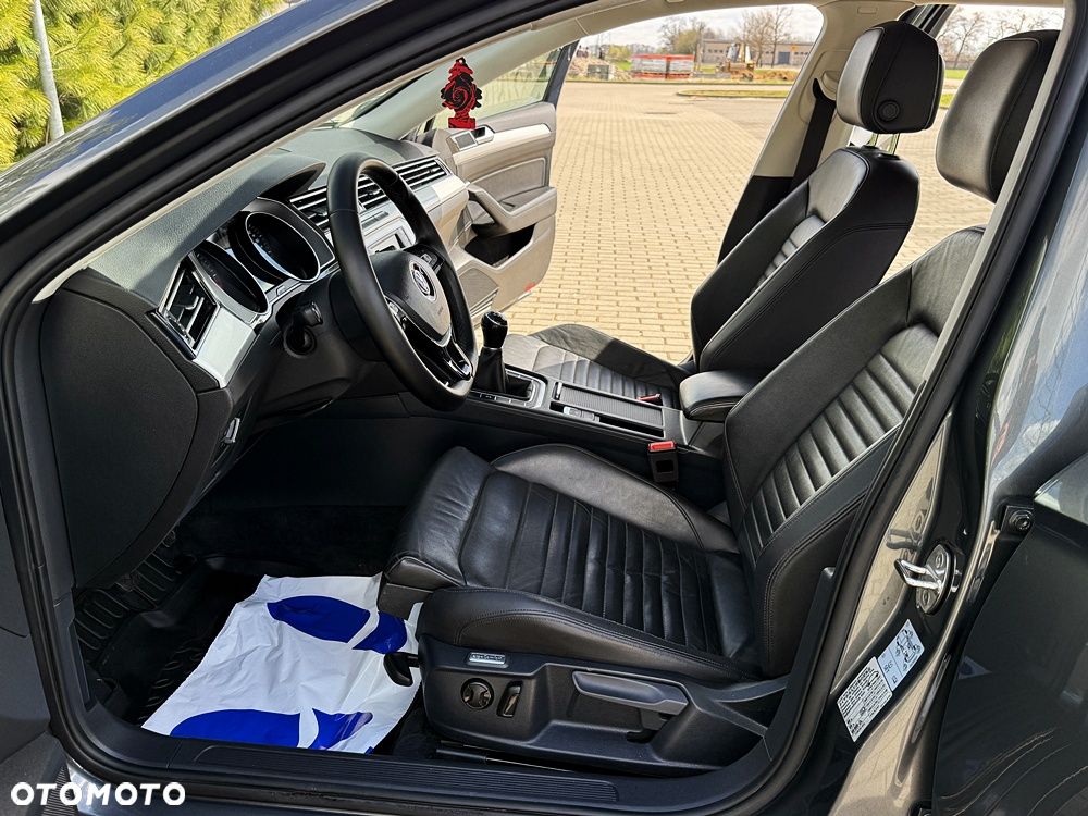 Volkswagen Passat Variant 2.0 TDI (BlueMotion Technology) Highline - 26